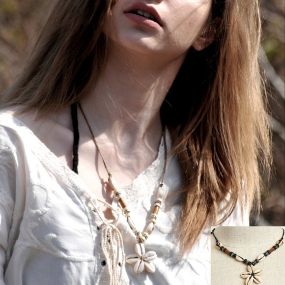 Cowrie Shell Necklace - Picture 4 of 4